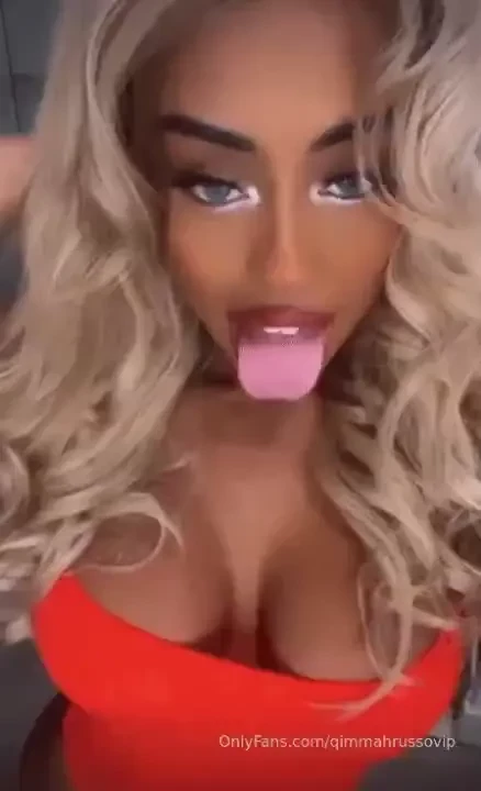 Tongue out message me while i m online 