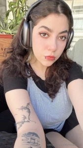 What do u think i m listening to check my vip for even more of com part 1