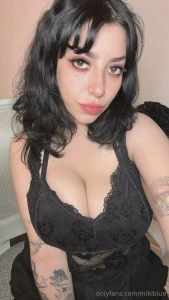 Am i the most gorgeous girl youve ever seen of course i am check my