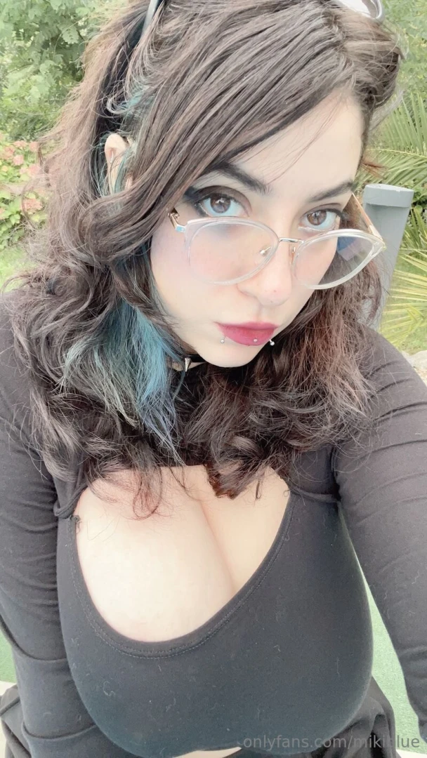 Hiiii lt 3 what are you listening to check my vip for even more of com 