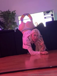 R u thinking of fucking me in this position rn part 2