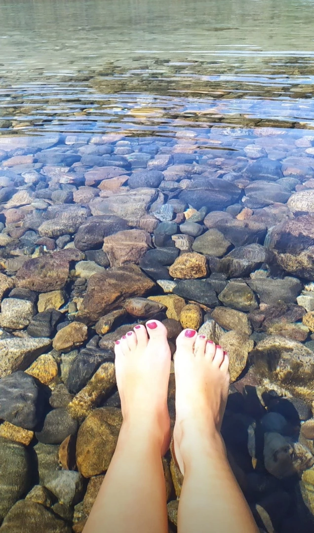 I love dipping my feet in the lake fyp feet fetish feetfetish 