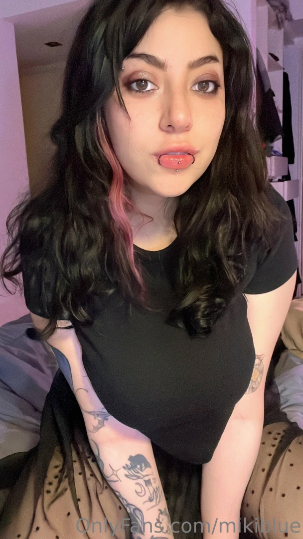 Wow you want to undress me so badly i don t even need to use my hands 