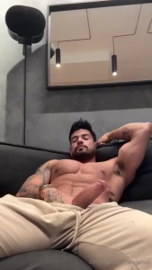 I record these kinds of videos to take screenshots and pictures from