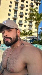 I m letting my beard grow do you like it