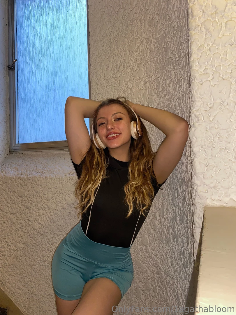 I bring u a few pics here so you don t miss me while i m on vacation part 1 