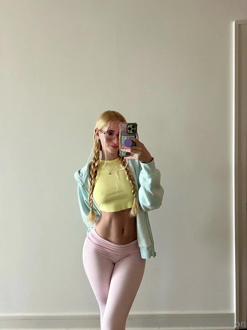 Wanna work out with me today 