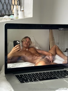 Check your dms if you wanna see me jerk off on cam with you
