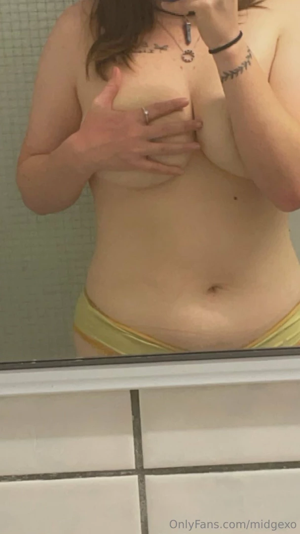 I find yellow pretty don t you 