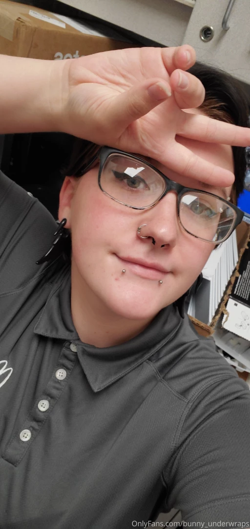 Hi bunnies incase we are doubting if i am cute or not let me clarify i 