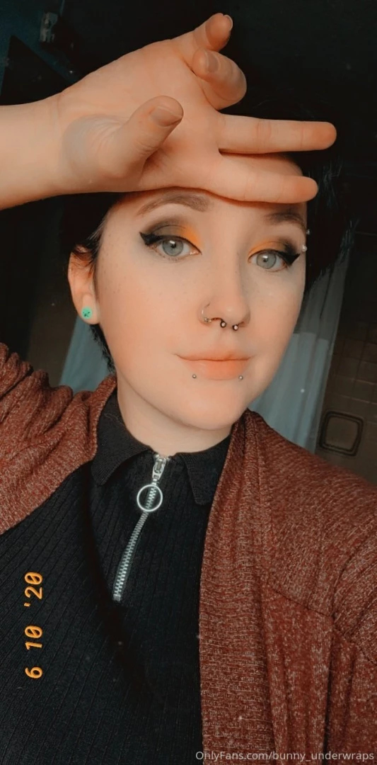 Hiya bunnies we aren t quite at 100 fans just yet but i am wanting to part 1 