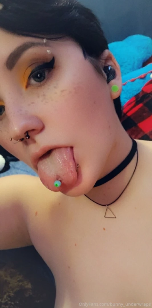 Hiya bunnies we aren t quite at 100 fans just yet but i am wanting to part 7 