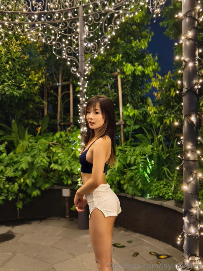 I m waiting for you to show you all 4 holes jayinne 