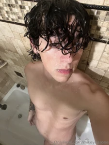 You d drop to your knees if i told you to right here right now