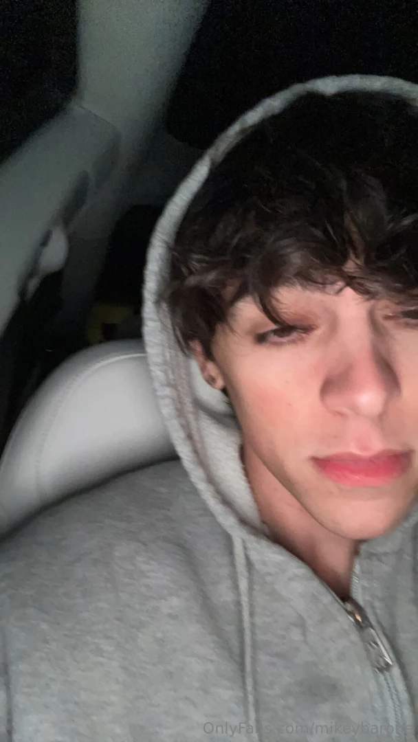 Wanna take a bite of my lips you naughty girl 