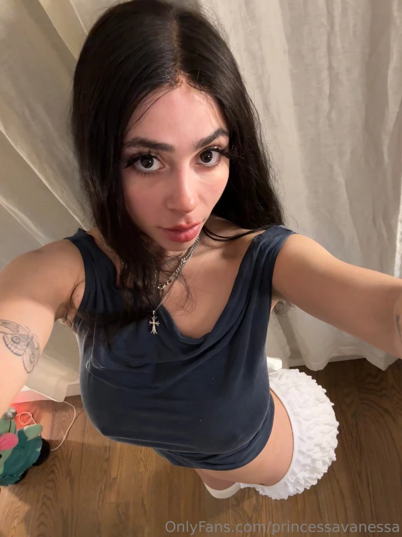 Can i bat my doll eyes at you 