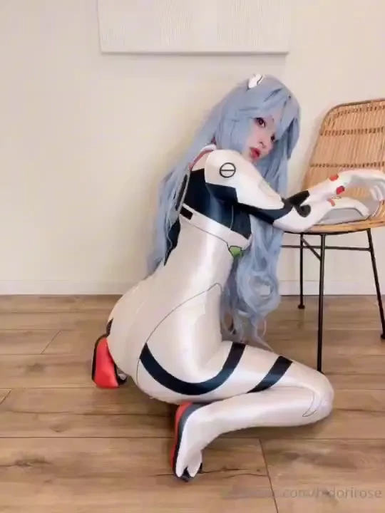 Restless rei booty needs some good slaps 
