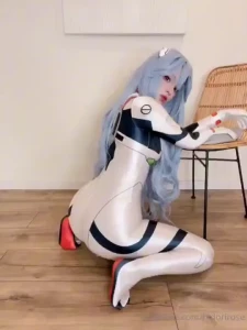 Restless rei booty needs some good slaps