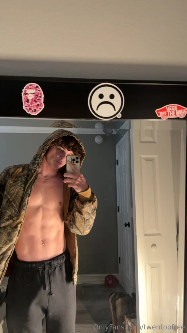 Sub to my vip twentoo for a suprise vid 