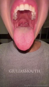 Come into this warm place vieni in questo posto ospitale