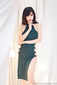 Green high-leg photoset enjoy