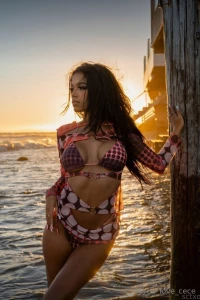 Stop looking around and go check sydneychasexo if you want to see why part 1