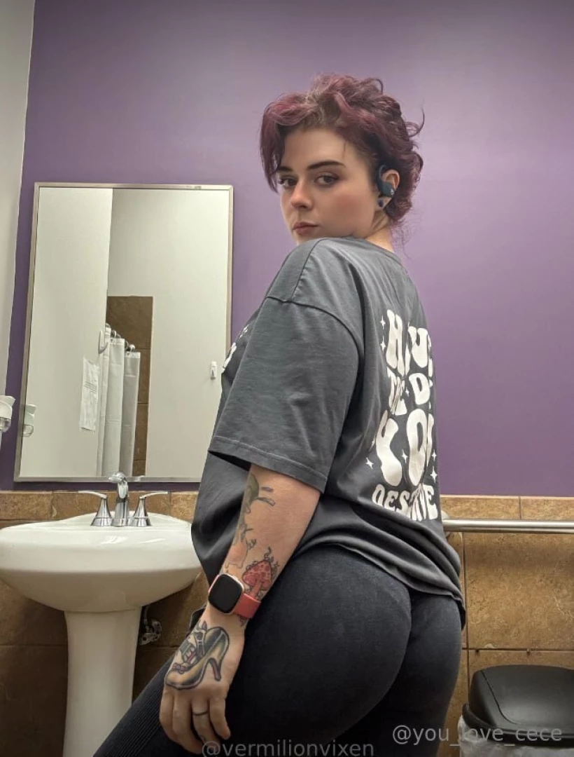 Vermilionvixen knows just how to get your motor revving she is the part 1 