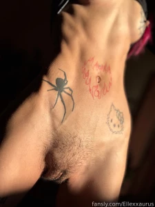 Which pic makes you more turned on