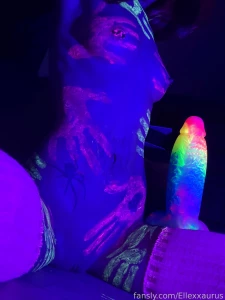 Spontaneously filmed a new vid with uv paints i stretched my pussy part 1