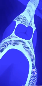 Blacklight fishnet whilebodyfishnet yummy part 1
