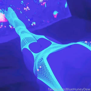 Blacklight fishnet whilebodyfishnet yummy part 2