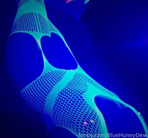 Blacklight fishnet whilebodyfishnet yummy