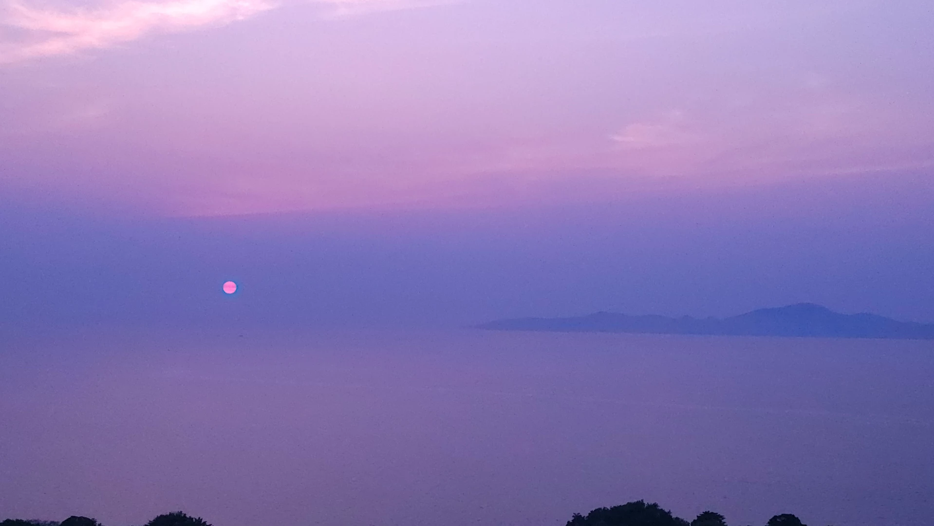 Before leaving i caught the moment of a beautiful sunset although the 