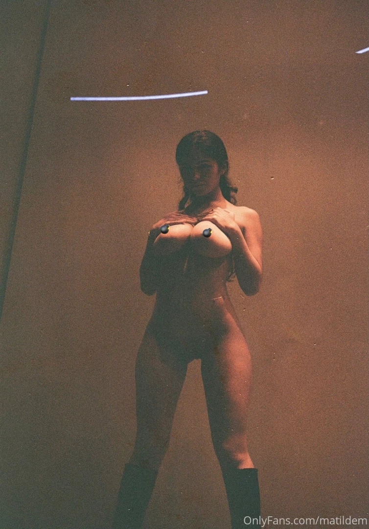 I m craving some naughty fun tonight wanna make it hot and 