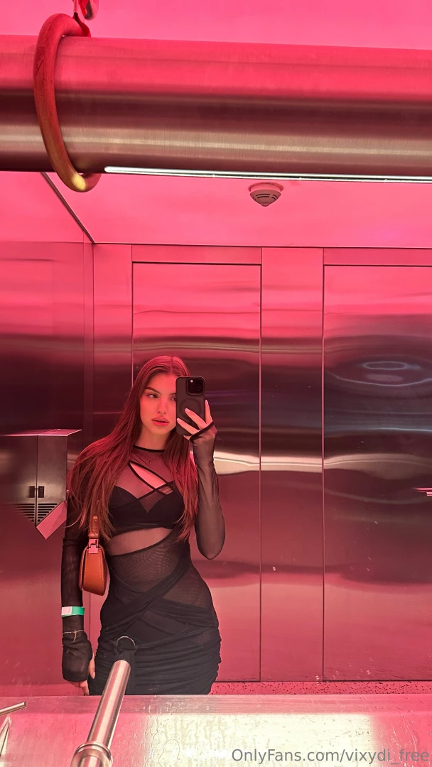 Feeling elegant and mysterious in this black dress tonight letting the 