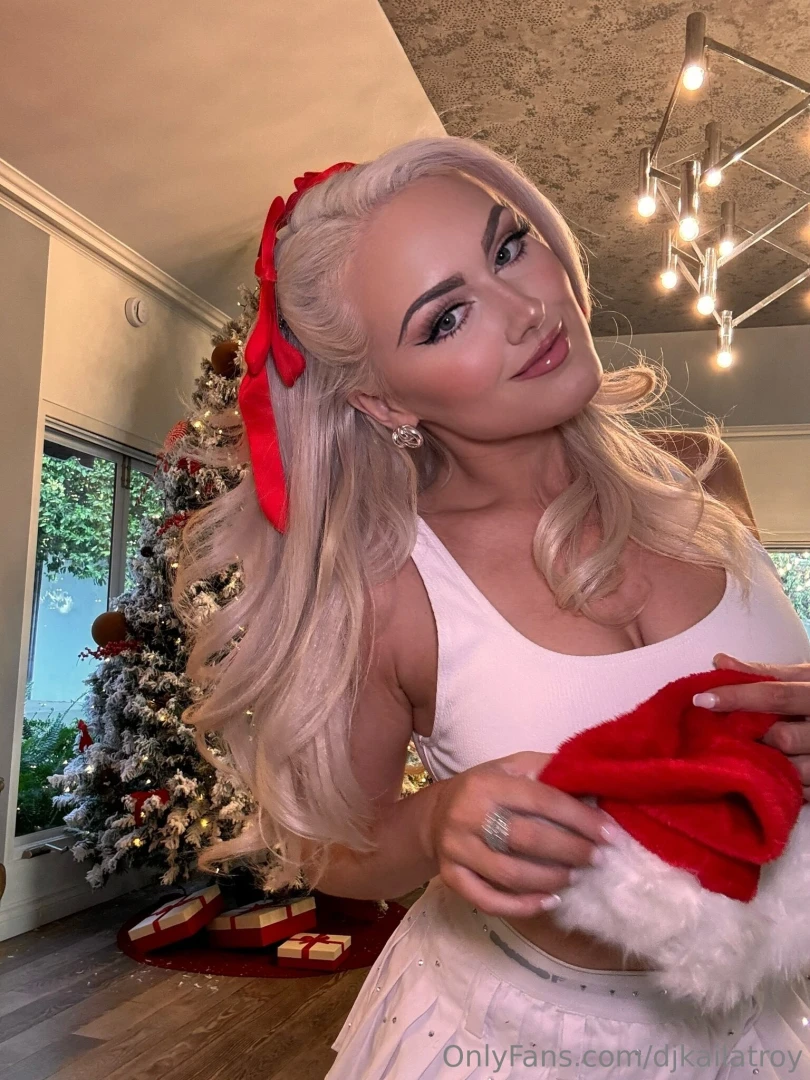 What are you getting me for christmas i think i have your present in 