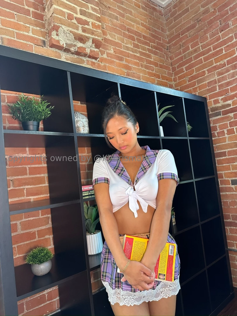 I was always a good girl in school would you be distracted by me 