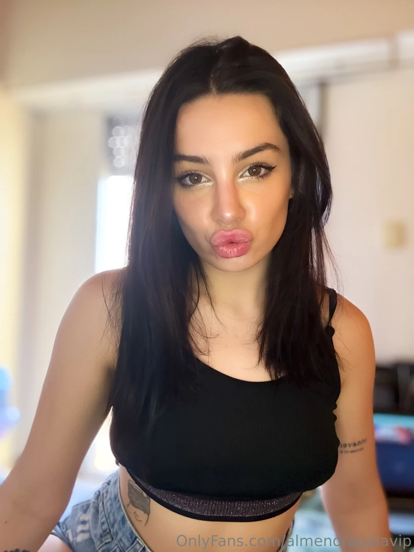 Un besito en donde mas te guste 