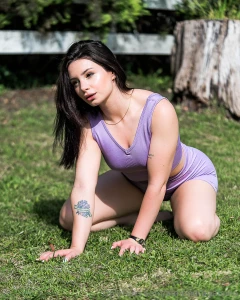 Te gusta mi outfit para hacer ejercicio ayudame a hacer sentadillas