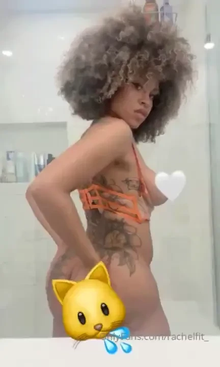 Fully nude twerking rlly spoiling you today daddy showing you my pussy 