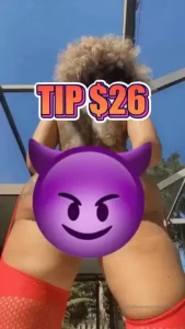 Topless twerkin ass spread apart begging for you to cum stick ur
