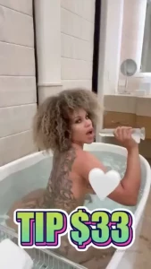 Deep throat in the tub showing you exactly how i would wrap these lips