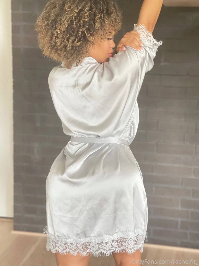 Why don t you hike this robe up and eat it from the back while i cook 