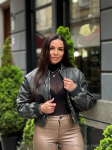 Angelika_peerless is 43 and absolutely irresistible her body language part 151