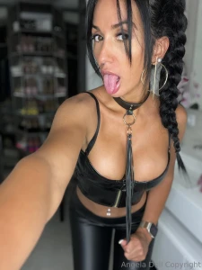 Which photo do you prefer 1 2 3 or 4 tu preferes quelle photo la 1 2 3 part 1