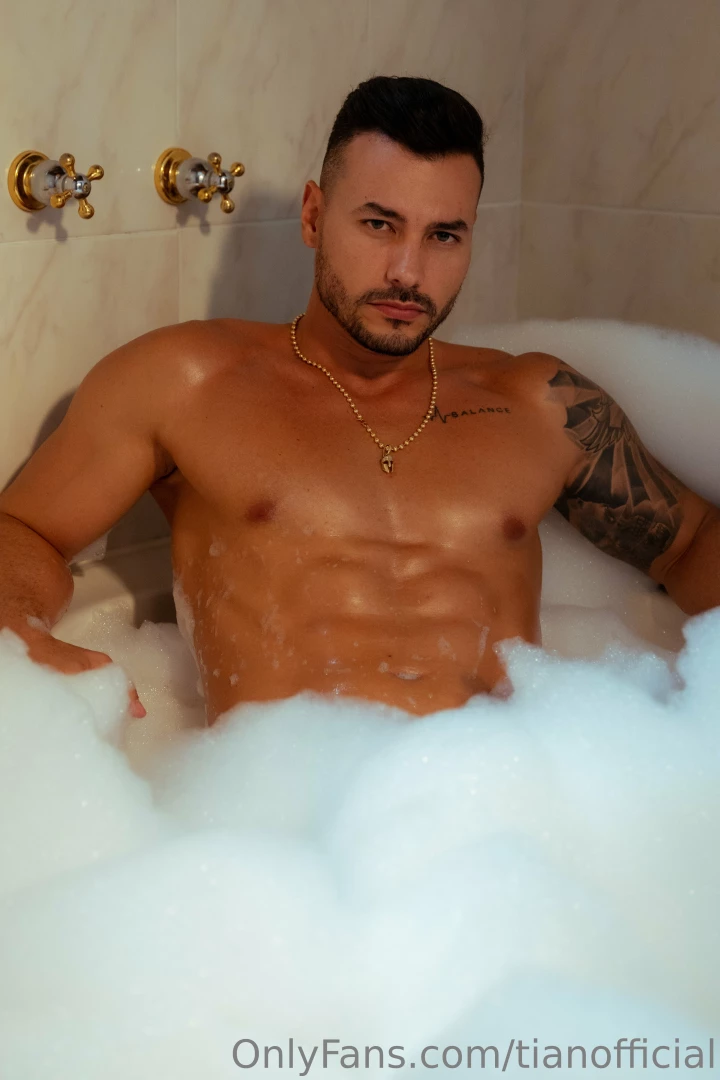 Un ba o muy espumoso contigo 