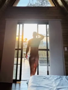 Me acompa as a ver el amanecer pero antes juguemos toda la noche