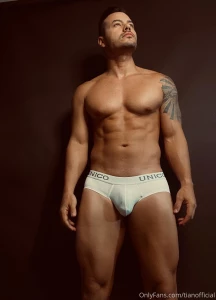 Gan ropa interior blanca entonces ah les va una feliz sabado