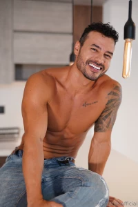 Quien para acompa arme en la cama un rato