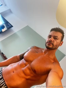 Acabo de tomar una ducha muy hot no se imaginan lo que paso like si